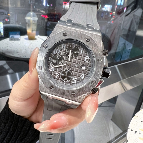 ブランド時計角部分ディテール